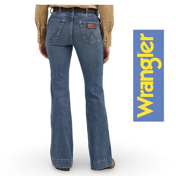 Wrangler Blue Flare Jeans - Picture 4 of 15